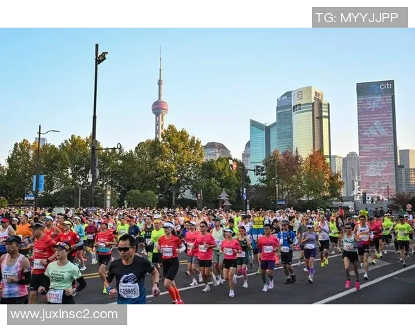 南京攀岩队在马拉松大满贯中的团队协作表现精彩点评